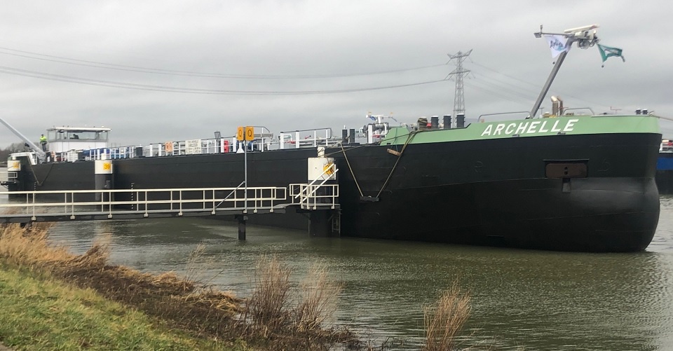 Gasolietank reiniging voor de binnenvaart