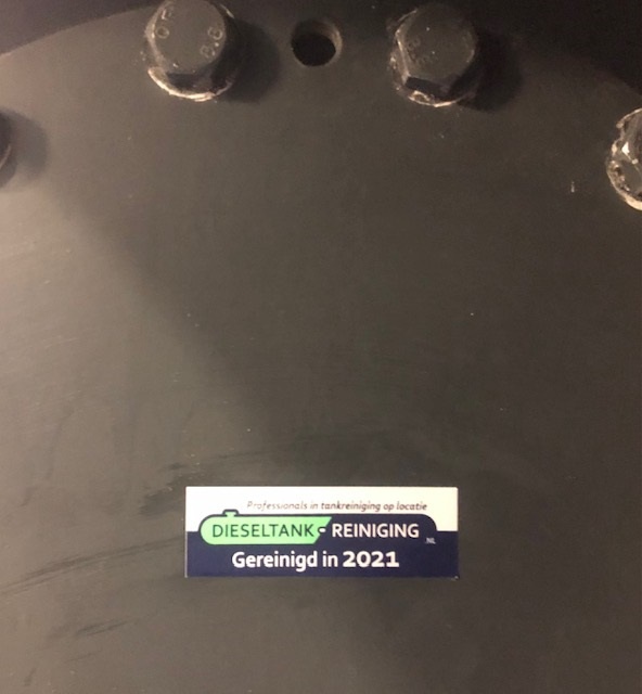 Gasolietank reiniging voor de binnenvaart